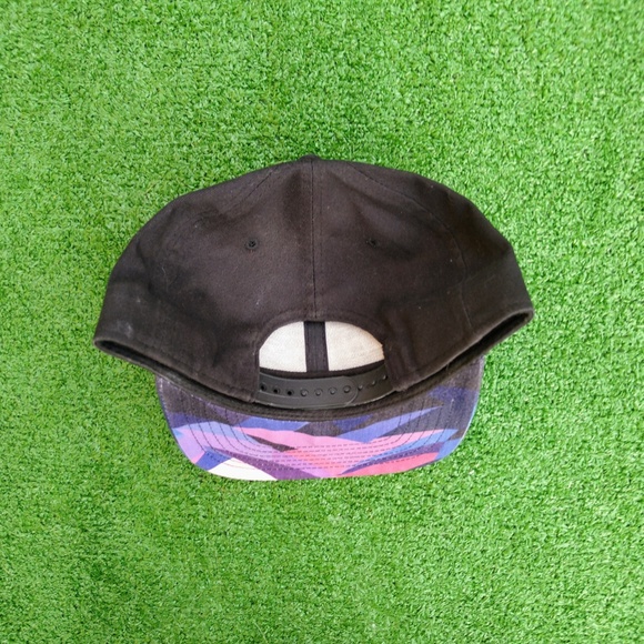 Shirtwascash Puffy Script Logo Vaporwave Flat Brim Graphics Snapback Hat Cap New - Picture 2 of 3